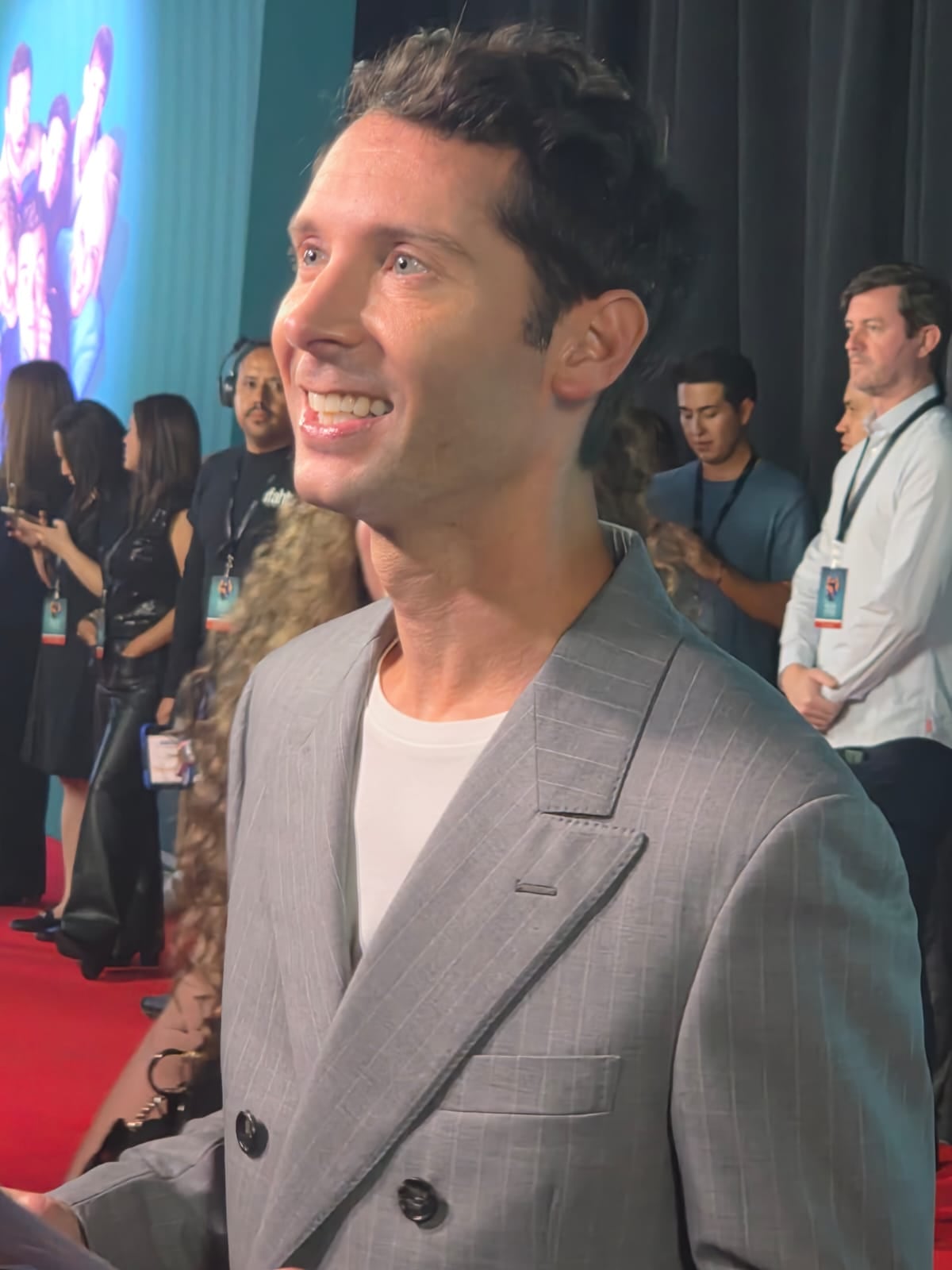 Justin Berfield en el evento de Malcolm el de en Medio en CDMX