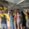 Captan a fans colombianos metiéndose al estadio hasta por el sistema de ventilación