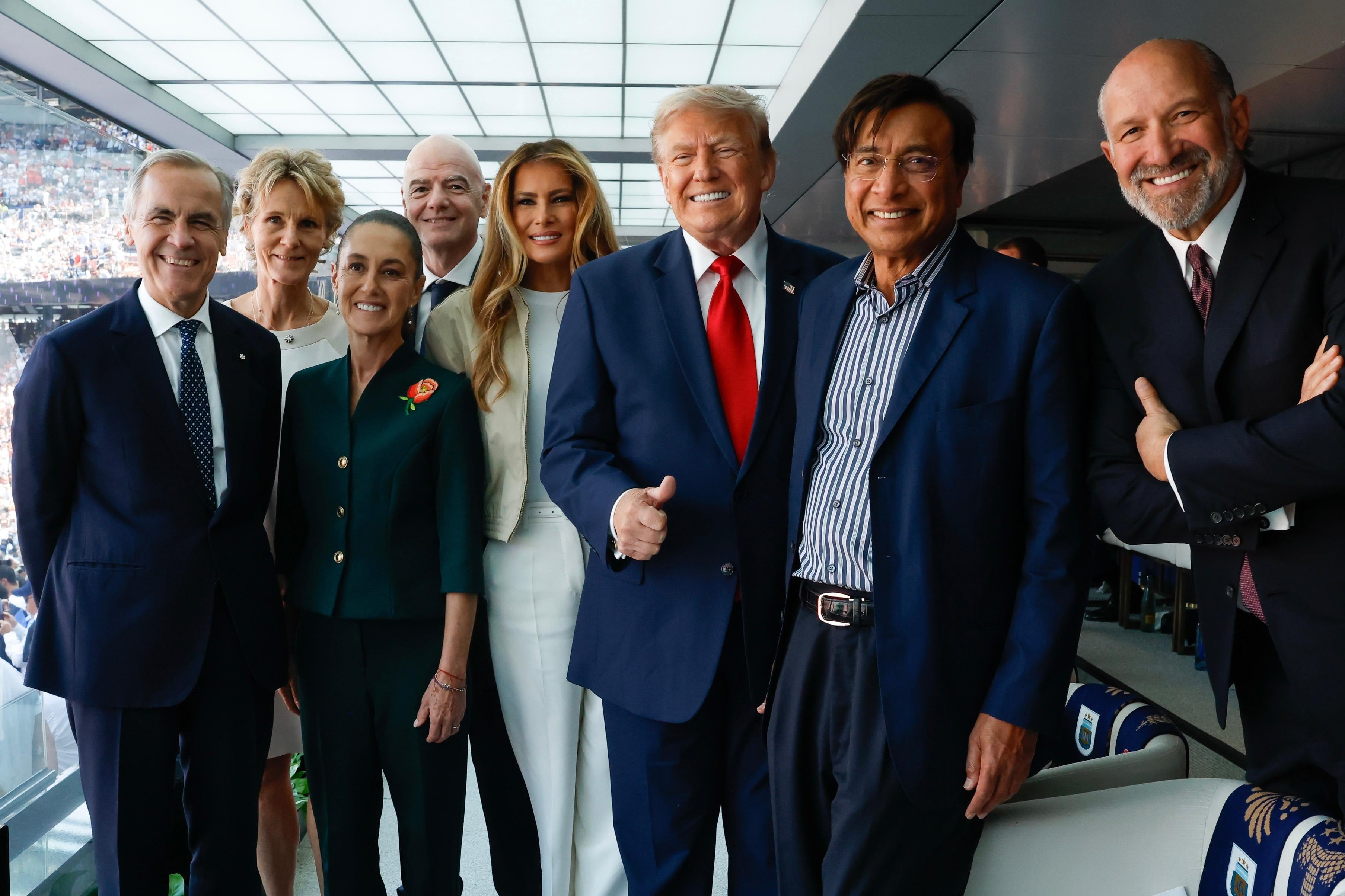 Claudia Sheinbaum comparte palco de honor con Donald Trump, Mark Carney, Gianni Infantino así como con Melania Trump, Leena Al Ashqar y Diana Fox Carney