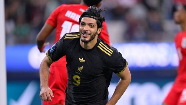 Raúl Jiménez en el México vs Panamá.