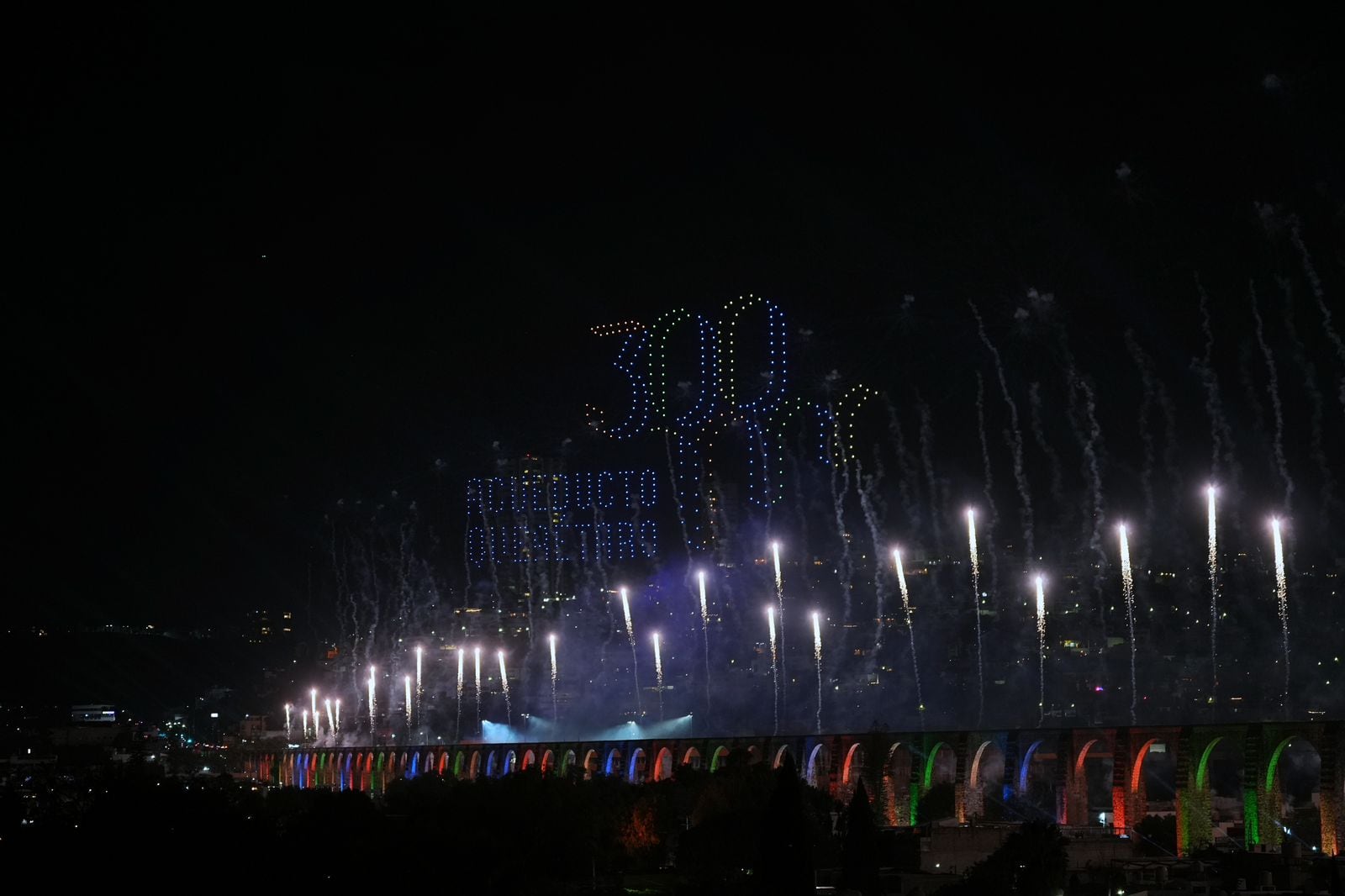 Más de 20 mil personas asistieron al festejo por los 300 años del Acueducto