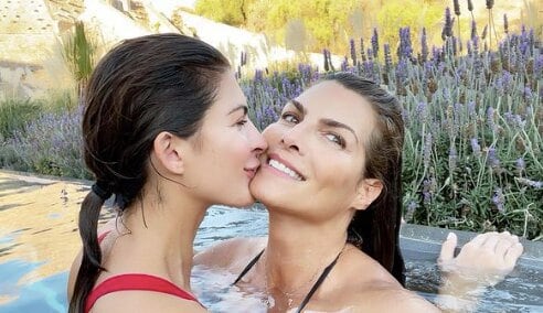 Montserrat Oliver y Yaya Kosikova