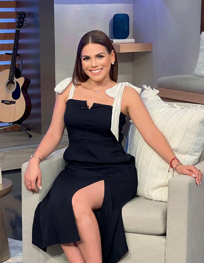 Ella es Karina Banda, una de las conductoras de Hotel VIP
