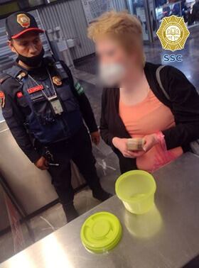 Mujer recupera su tupper con 6 mil pesos que perdió en el Metro de la CDMX