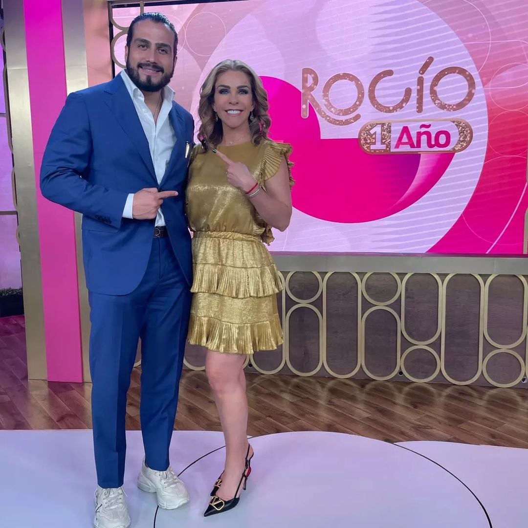 Andrés Tovar acompaña a Rocío Sánchez Azuara en su llegada a TV Azteca