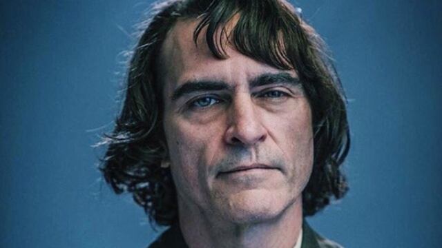 Conductora se burla de Joaquin Phoenix