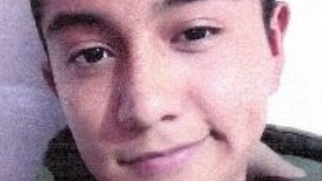 Adán Israel Robles Santamaría.