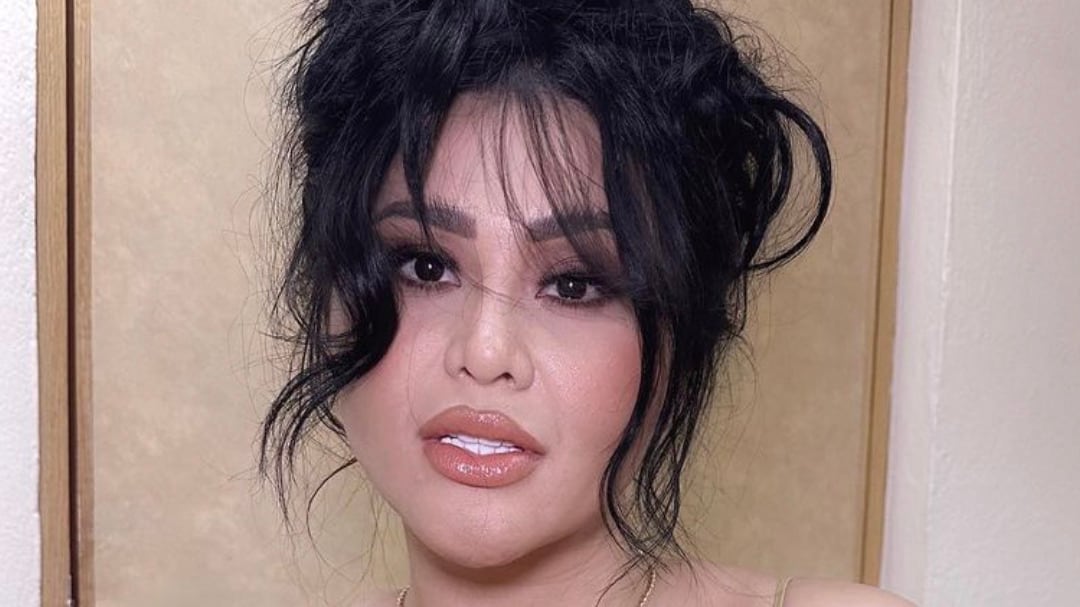 Gomita se pasó de buchona con el ramo de rosas que regalará el Día de las Madres