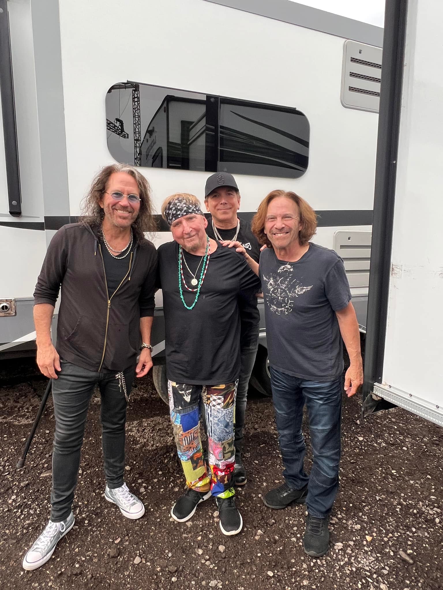 Jack Russell y Great White