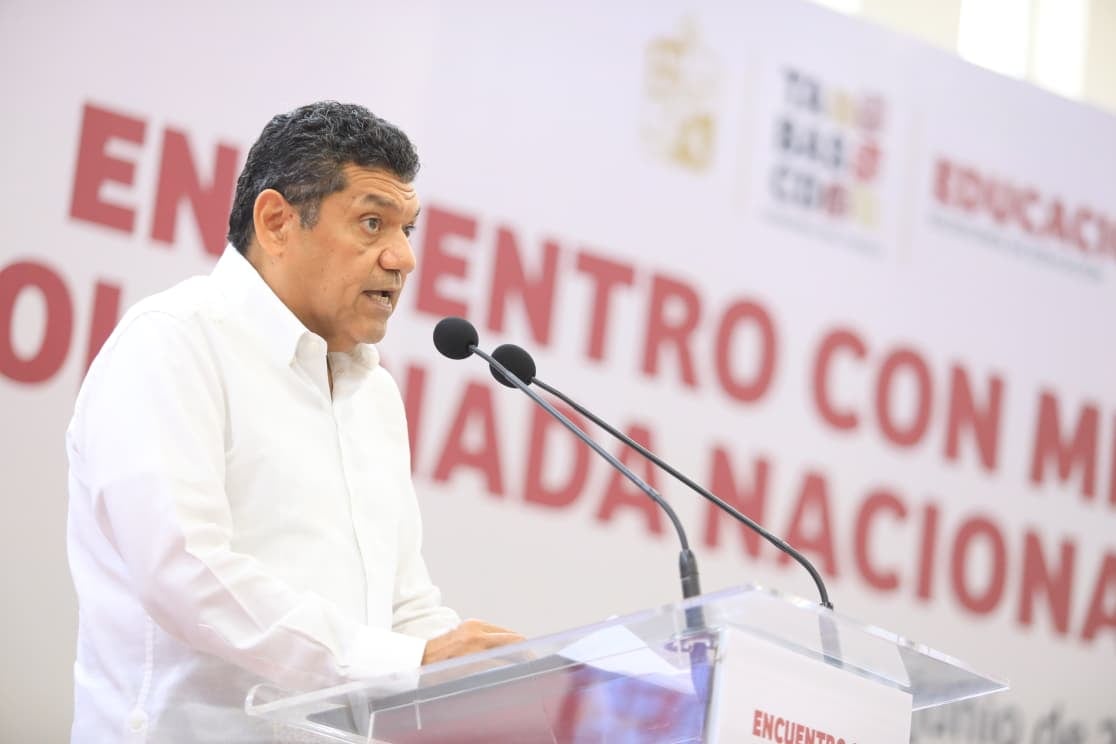 El gobernador de Tabasco, Javier May Rodríguez, informó que 500 atletas de alto rendimiento recibirán una beca mensual de 15 mil pesos desde enero de 2027.