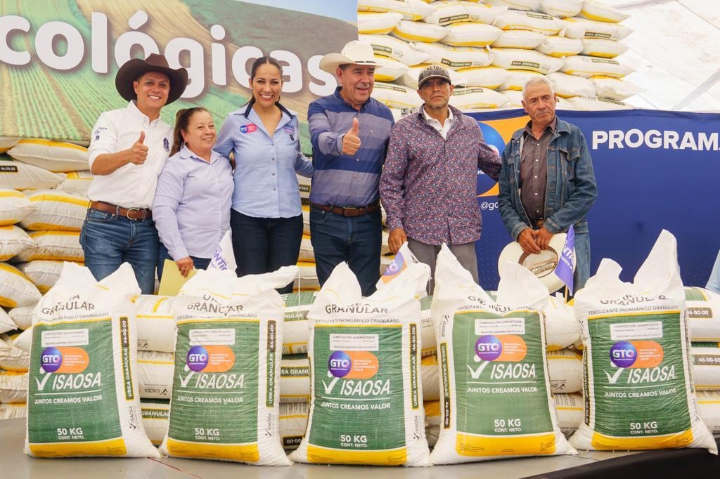 Entrega de fertilizantes en Salvatierra