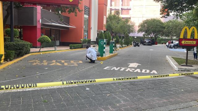 La balacera ocurrió en el estacionamiento de un restaurante de comida rápida