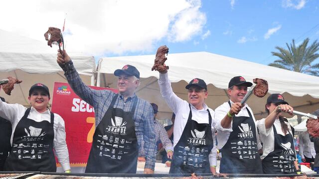 Sonora logra Record Guinness de la carne asada más grande del mundo
