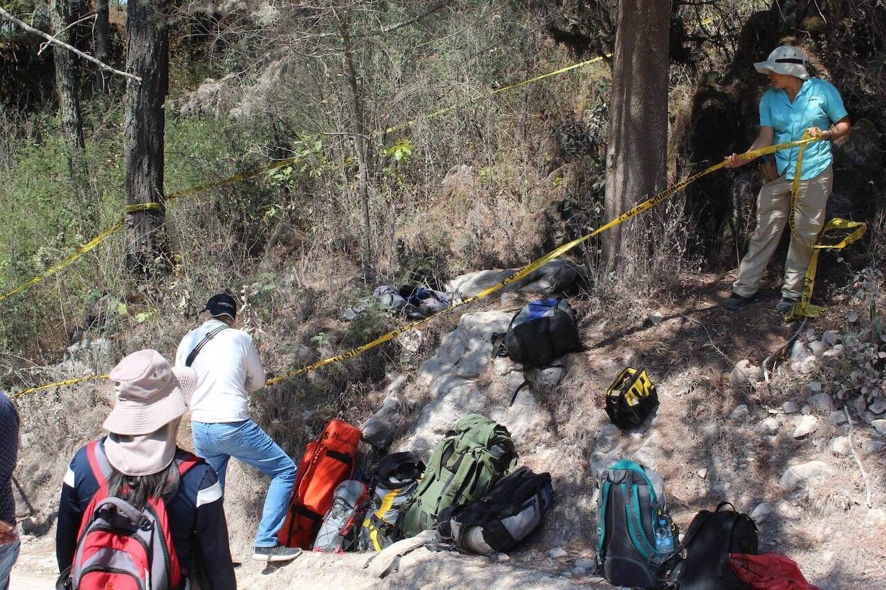Encuentran al menos 8 cuerpos en fosas de Coapango y Cocula, Guerrero