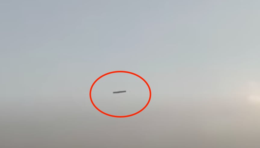 Captan objeto extraño sobrevolando el socavón de Puebla/captura de video