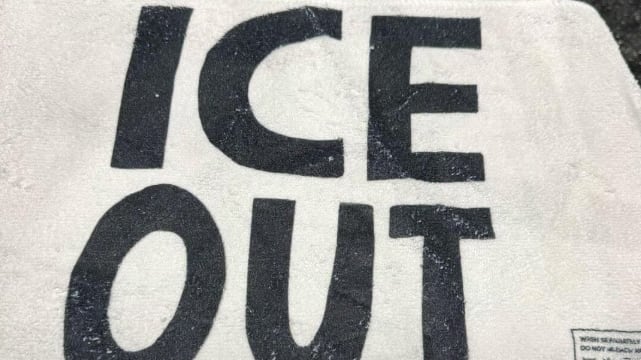 Levi’s Stadium retira toallas con mensaje “Fuera ICE” durante el Super Bowl