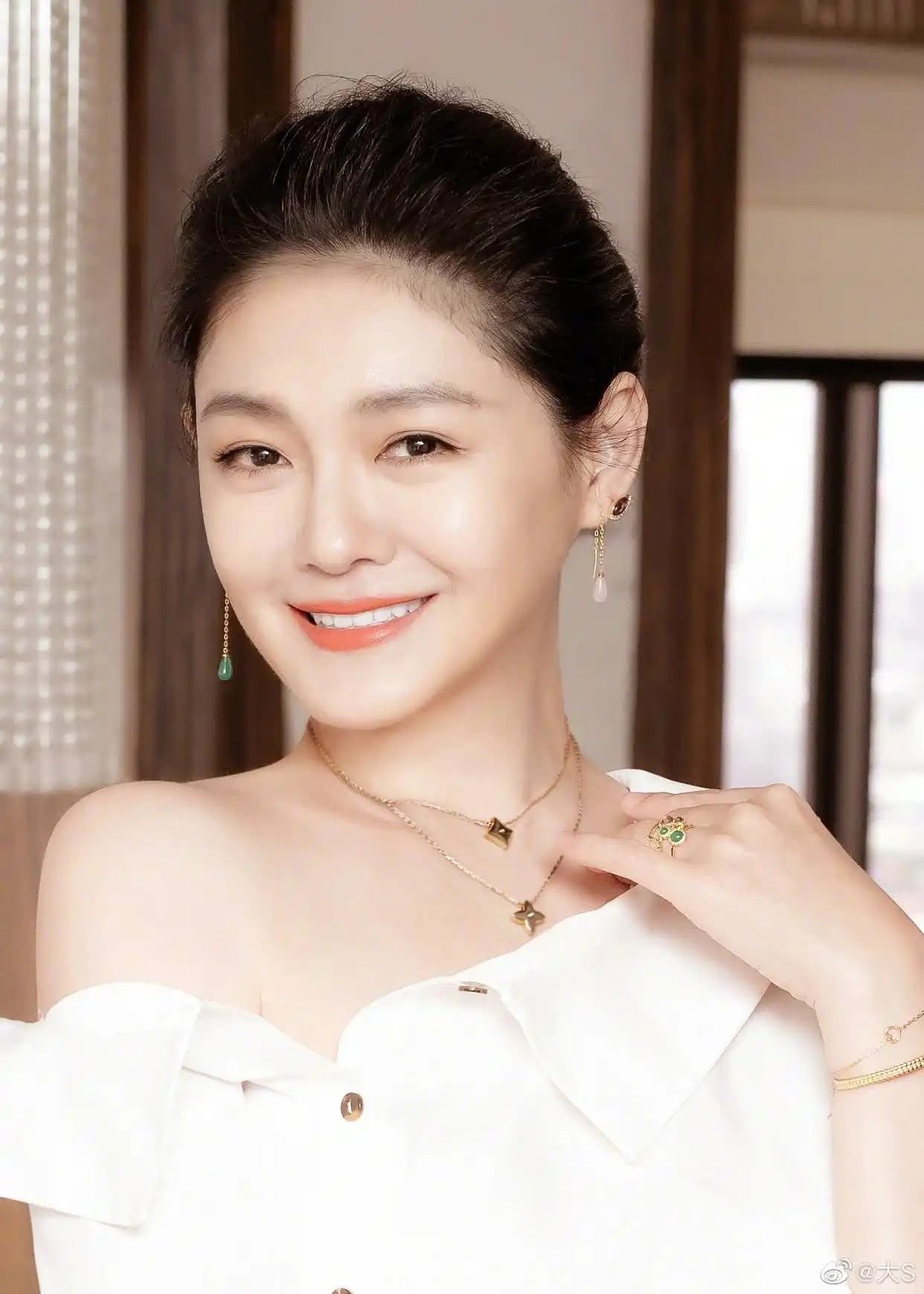 Barbie Hsu