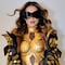 María León arriesga la vida en el tubo en 2000’s Pop Tour vestida como Caballero del Zodiaco (VIDEO)