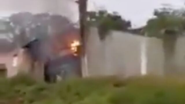 Cuartel de Sedena incendiado en Aguililla