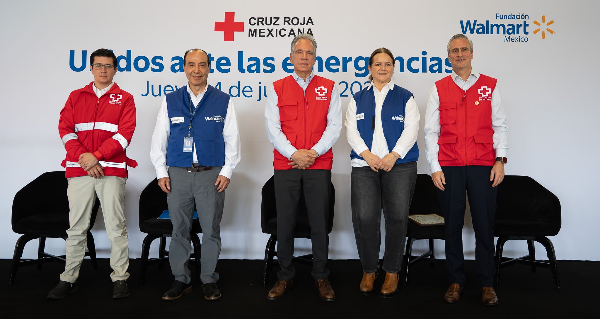 Cruz Roja y Walmart preparan 5 mil despensas para emergencias.