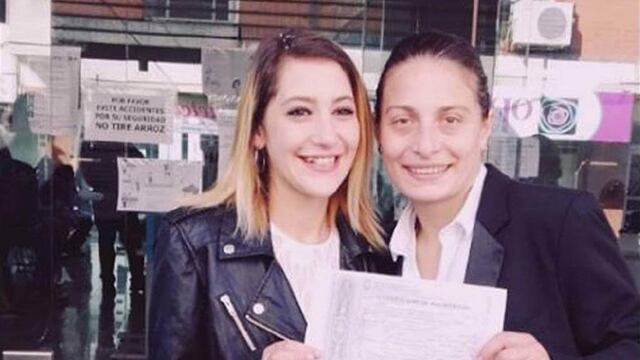 Mariana Solange Gómez a la derecha.