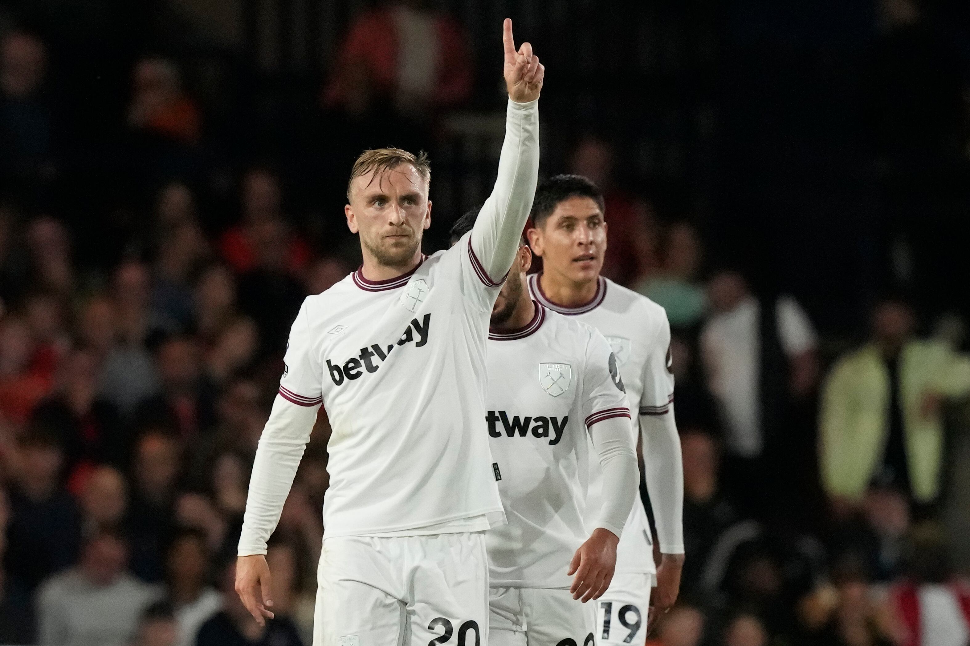 Edson Álvarez en el West Ham