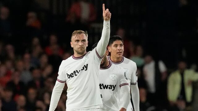 Edson Álvarez en el West Ham