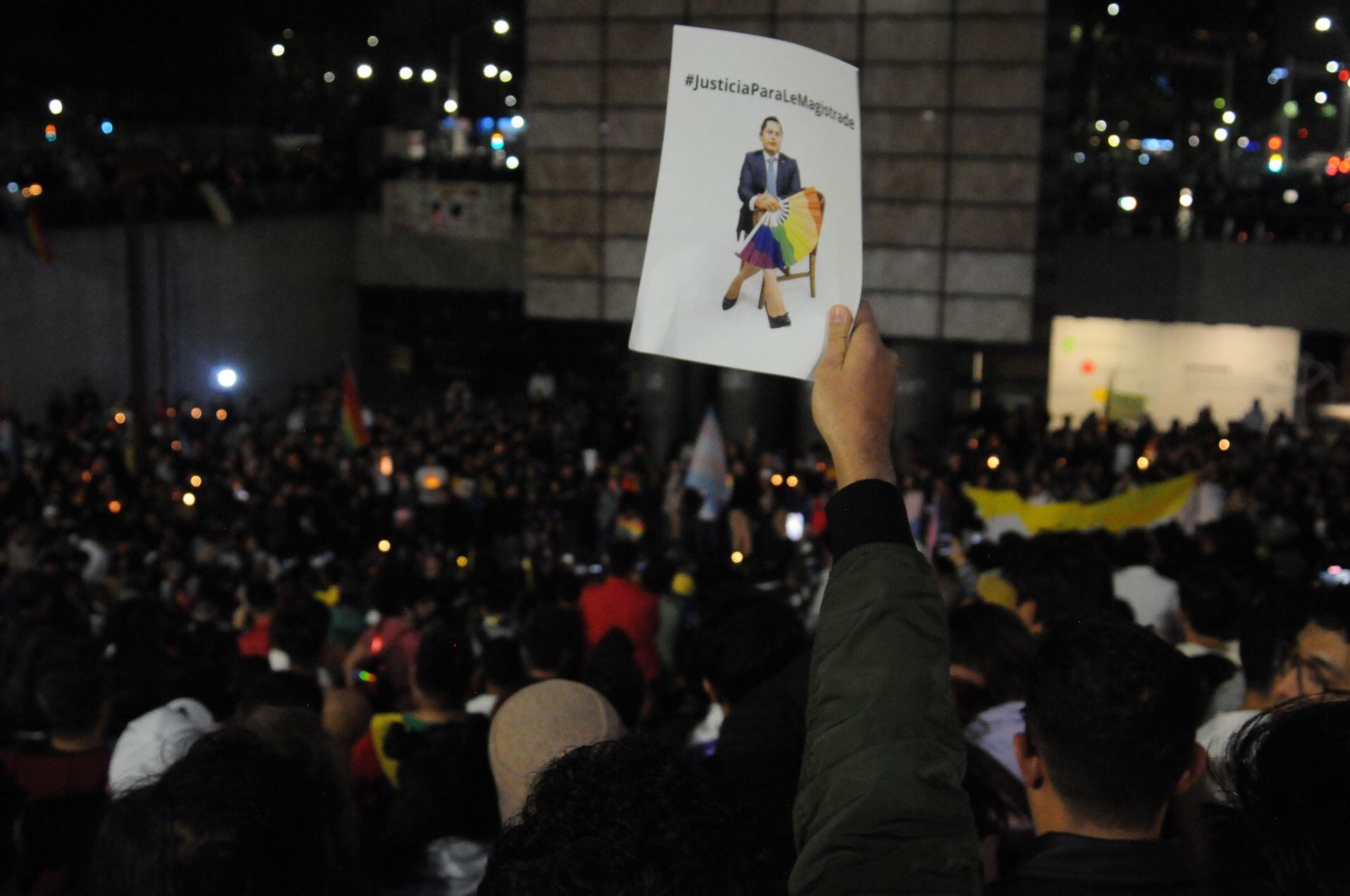 Marcha de la Estela de Luz al Zócalo por muerte de magistrade Jesús Ociel Baena Saucedo