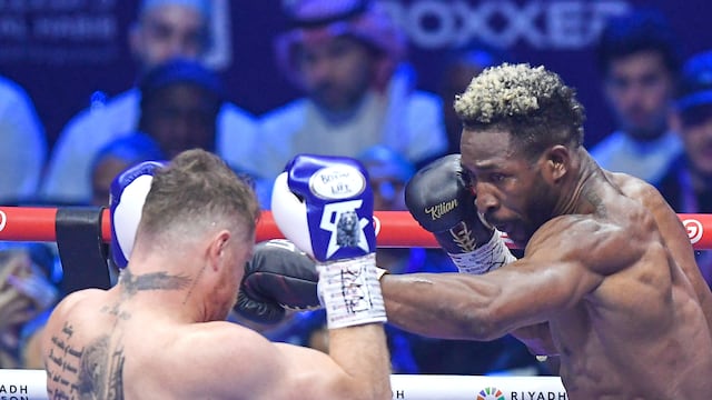 Canelo Álvarez vs William Scull: Los mejores memes de la aburrida pelea