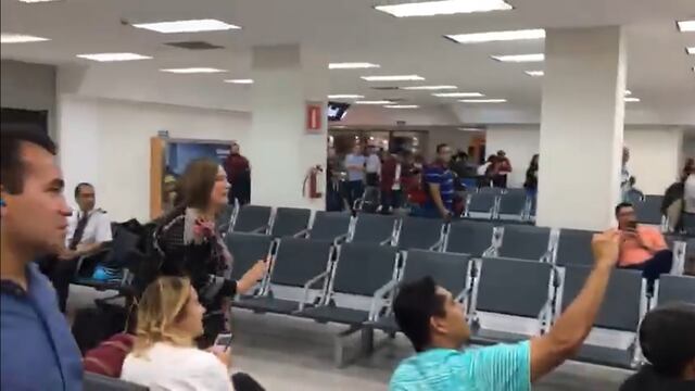 Reviven video de Xóchitl Gálvez y su fallido saludo a AMLO
