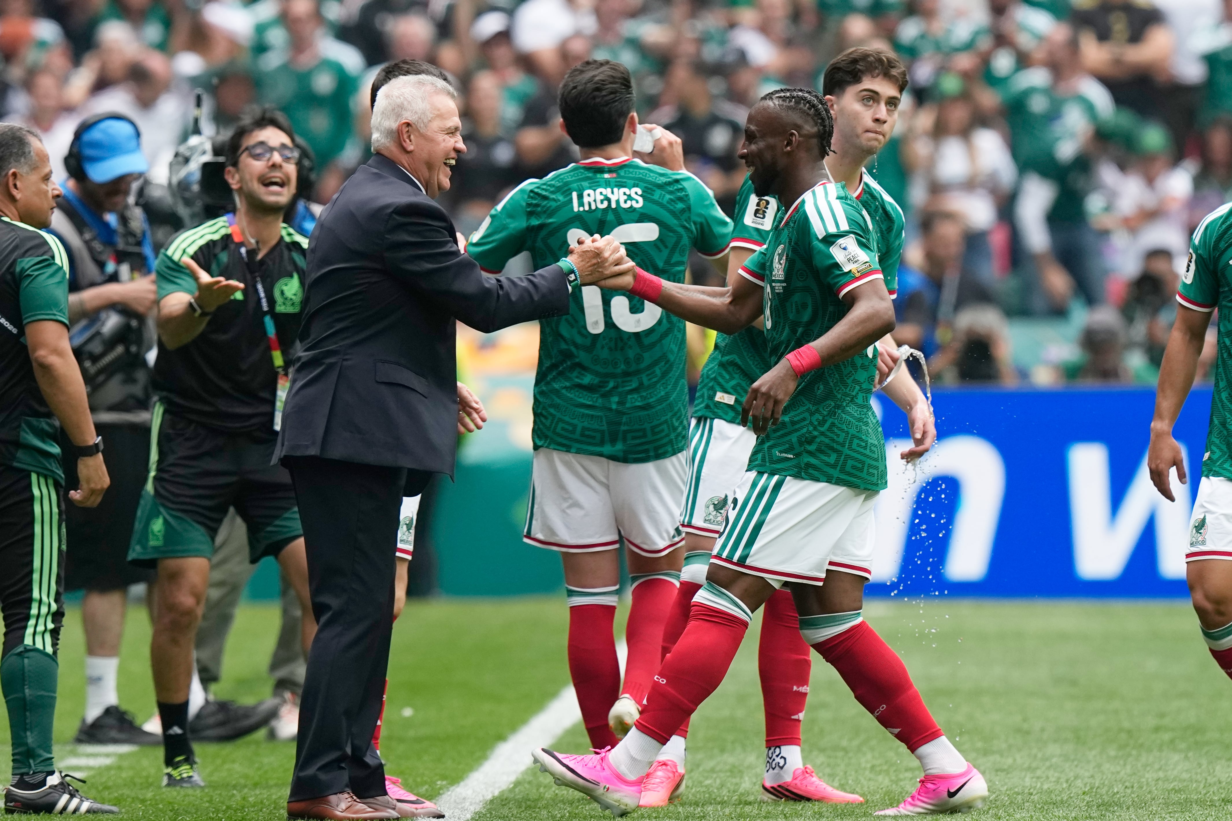 Javier Aguirre agradece el apoyo de la afición a la Selección Mexicana