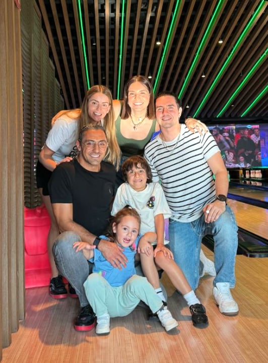 Tania Rincón con la familia completa