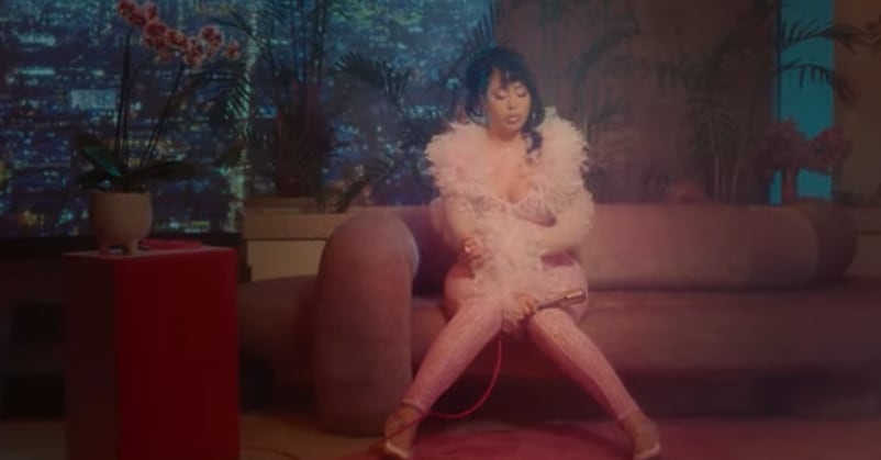 Kali Uchis en 'Igual que un ángel'