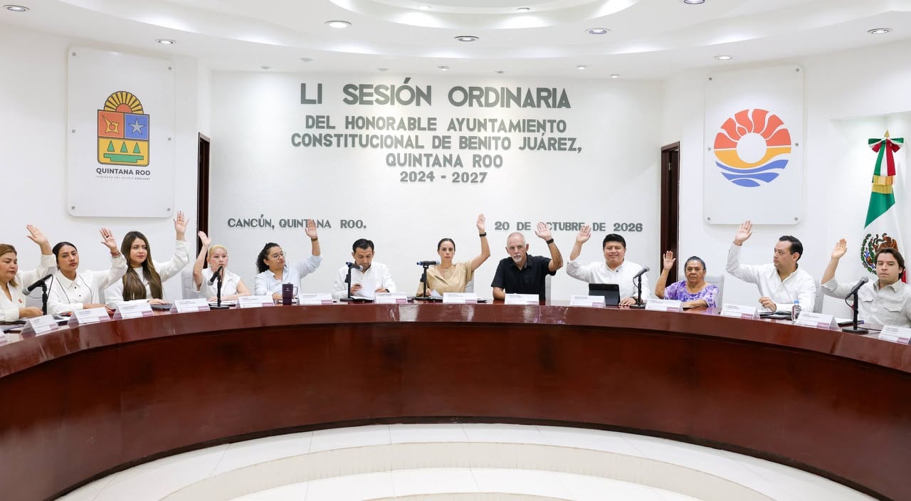 Ana Paty Peralta toma protesta a directores de Tránsito y Policía Turística