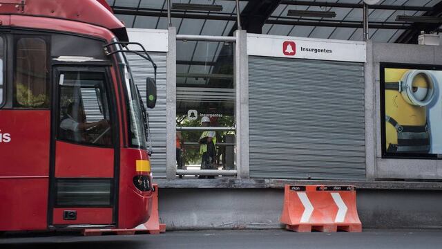 Línea 1 del Metrobús en la estación Insurgentes