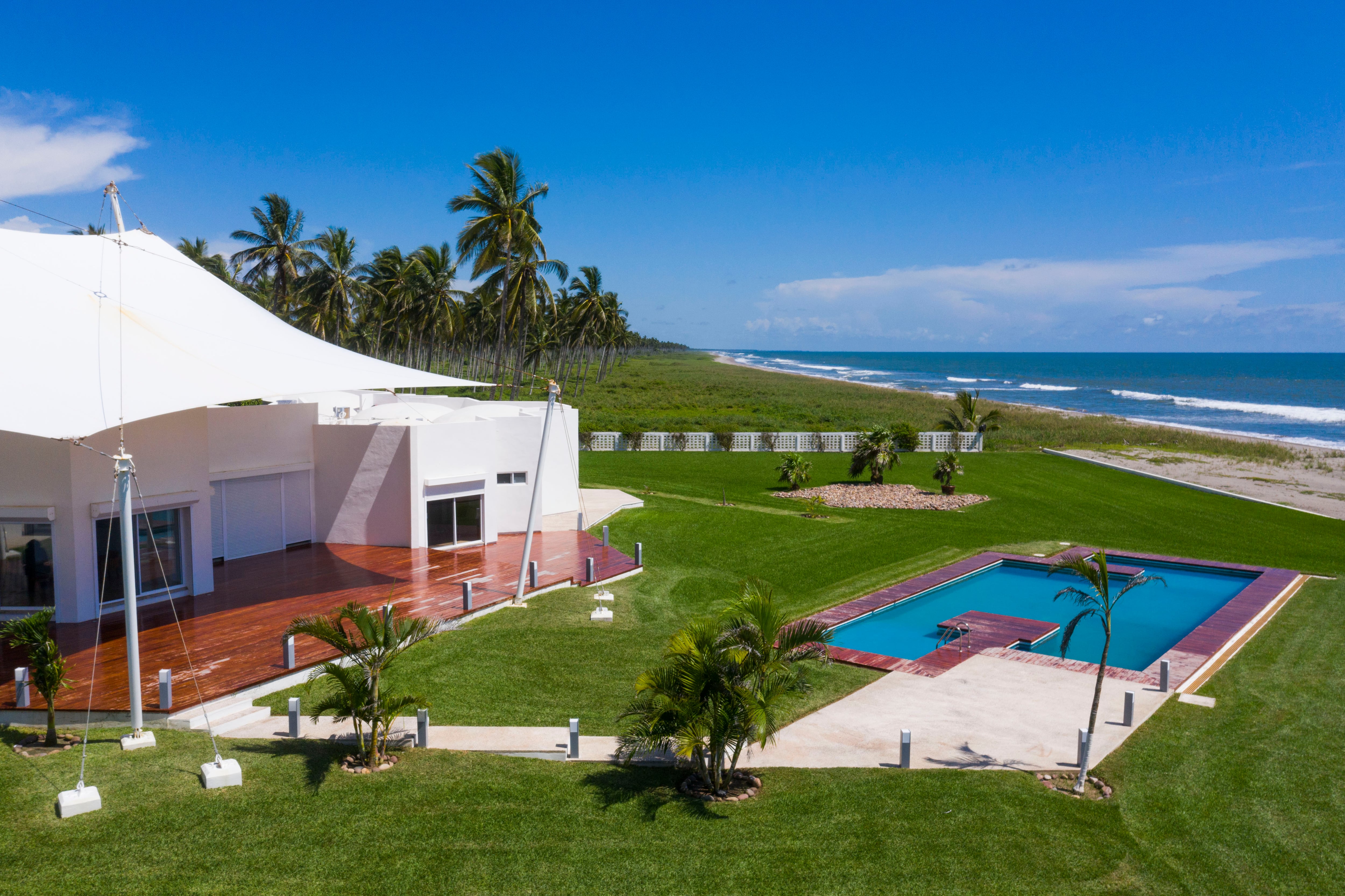 CASA FRENTE AL MAR EN PLAYA ESPÍRITU, SINALOA