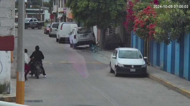 VIDEO: Policías permiten asalto en Tultepec