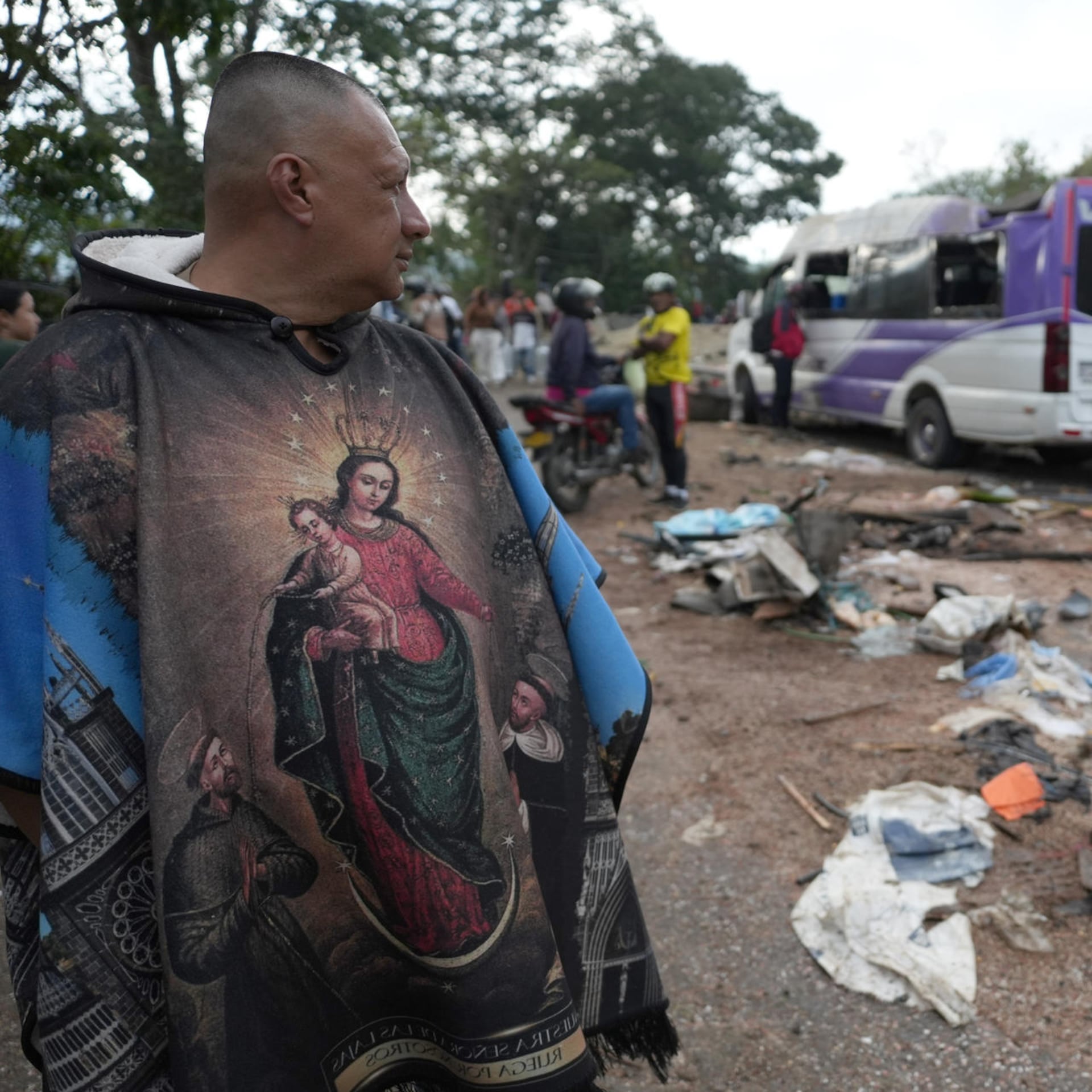 Ataque con bomba en Cauca, Colombia, deja decenas de muertos