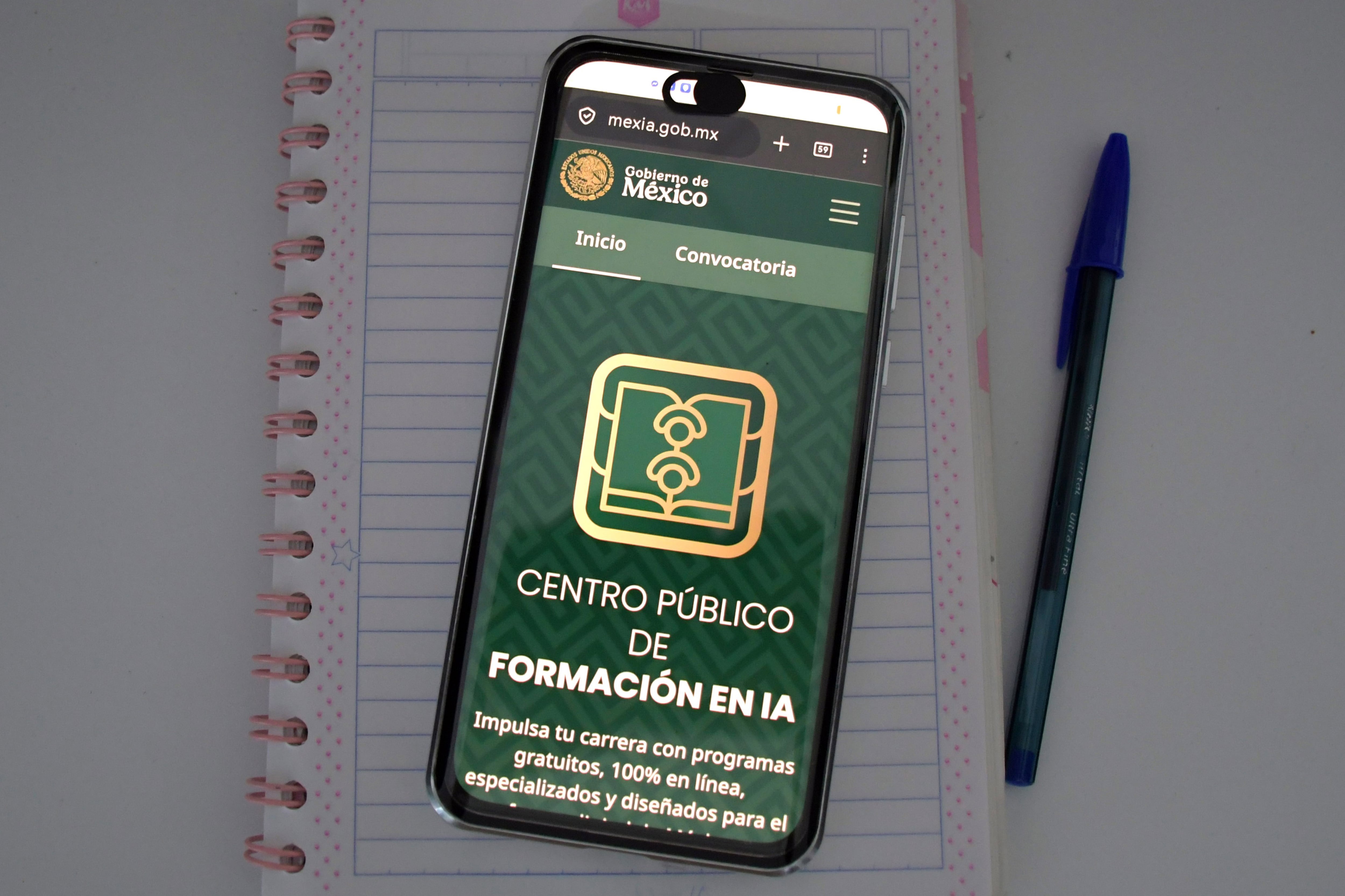 BUAP ofrece mil becas gratuitas en inteligencia artificial con certificaciones de Google, Microsoft e IBM.