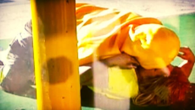 Pareja que se acababa de conocer es sorprendida teniendo sexo en público