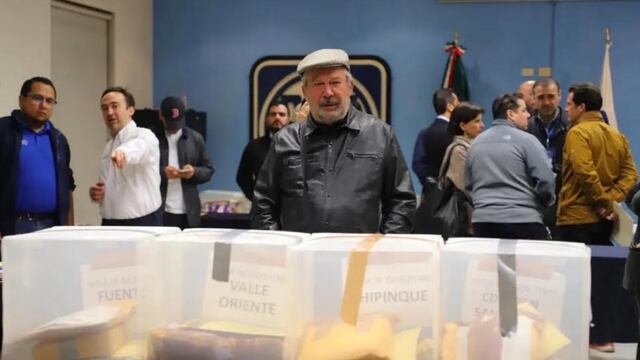 Mauricio Fernández en consulta del PAN en Víctor Martínez busca ser candidato en SPGG. Foto: Roberto Alanis