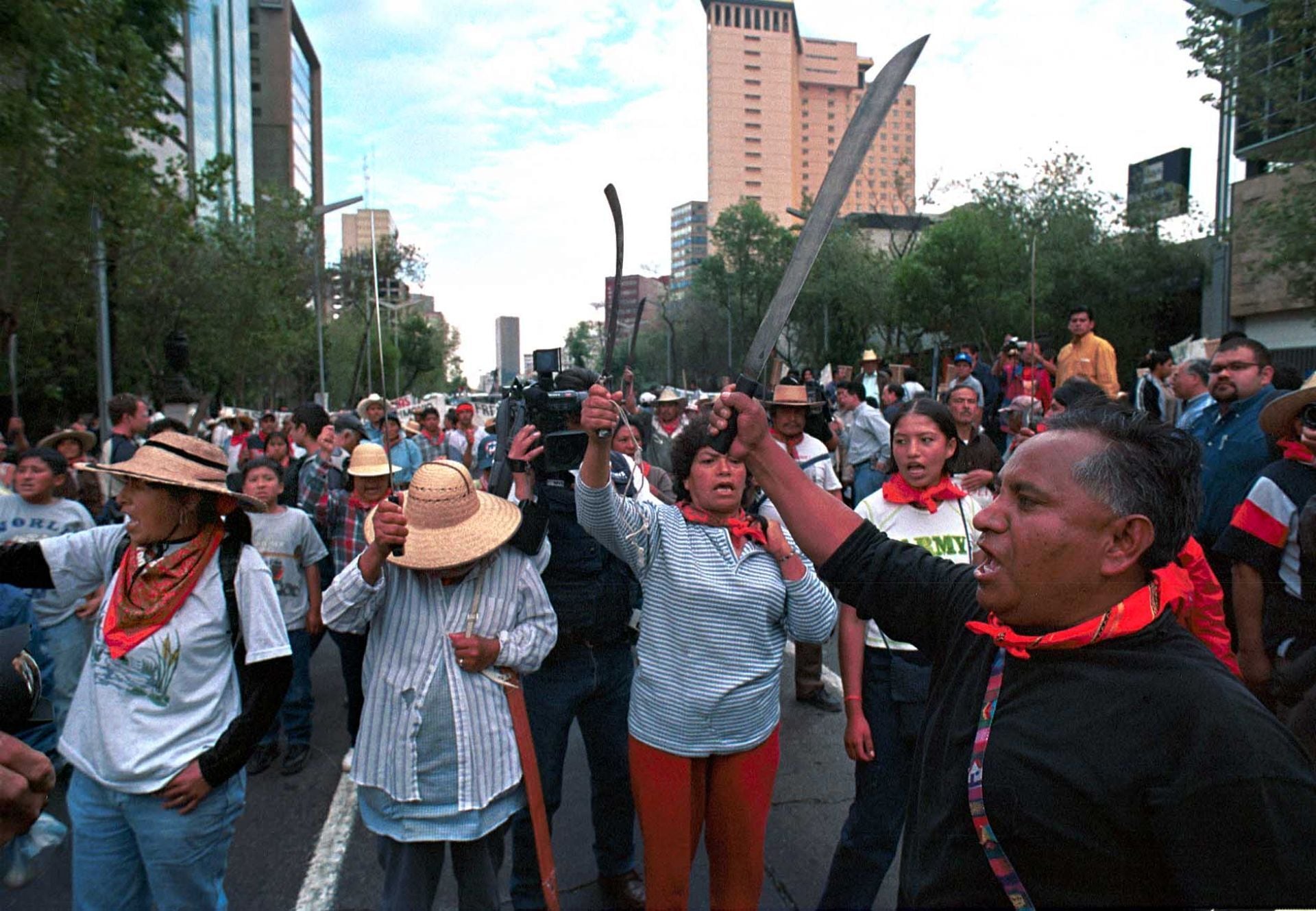 Agricultores inician paro nacional en 15 estados