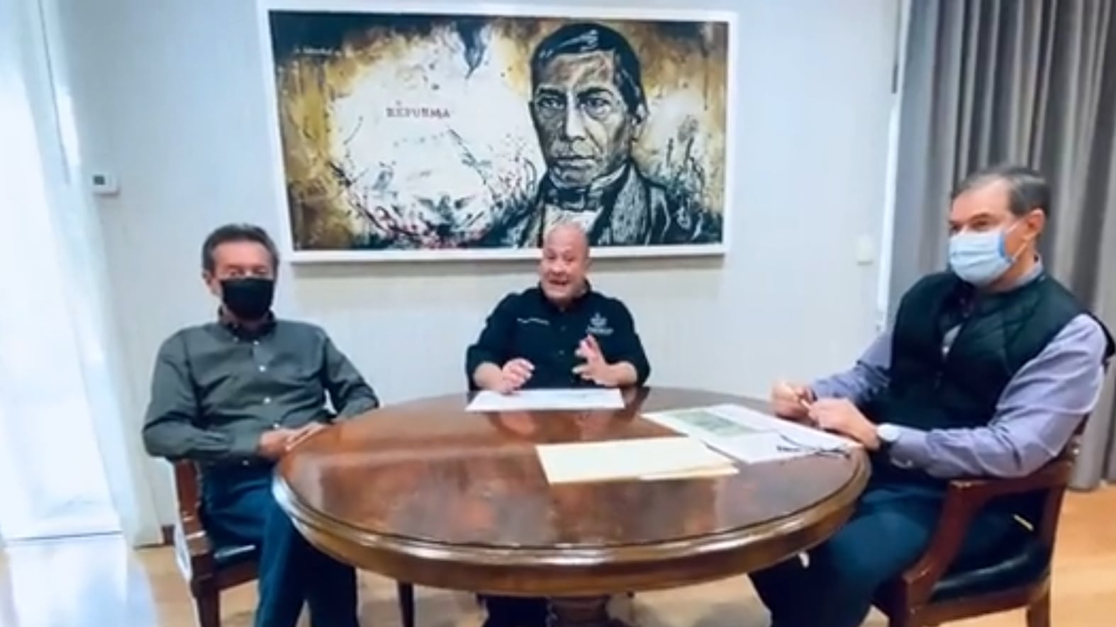 Enrique Alfaro y funcionarios de gobierno impulsan acuerdo para tratar el desabasto del agua