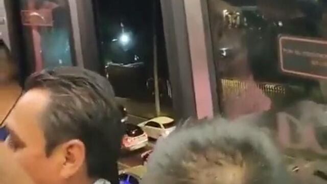 VIDEO: Se abrieron las puertas en tren de la Línea 9, en pleno viaje en tramo elevado