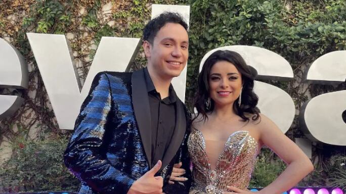 Raymix abandona a Violeta Isfel y anuncia su retiro de “Las estrellas bailan en Hoy”