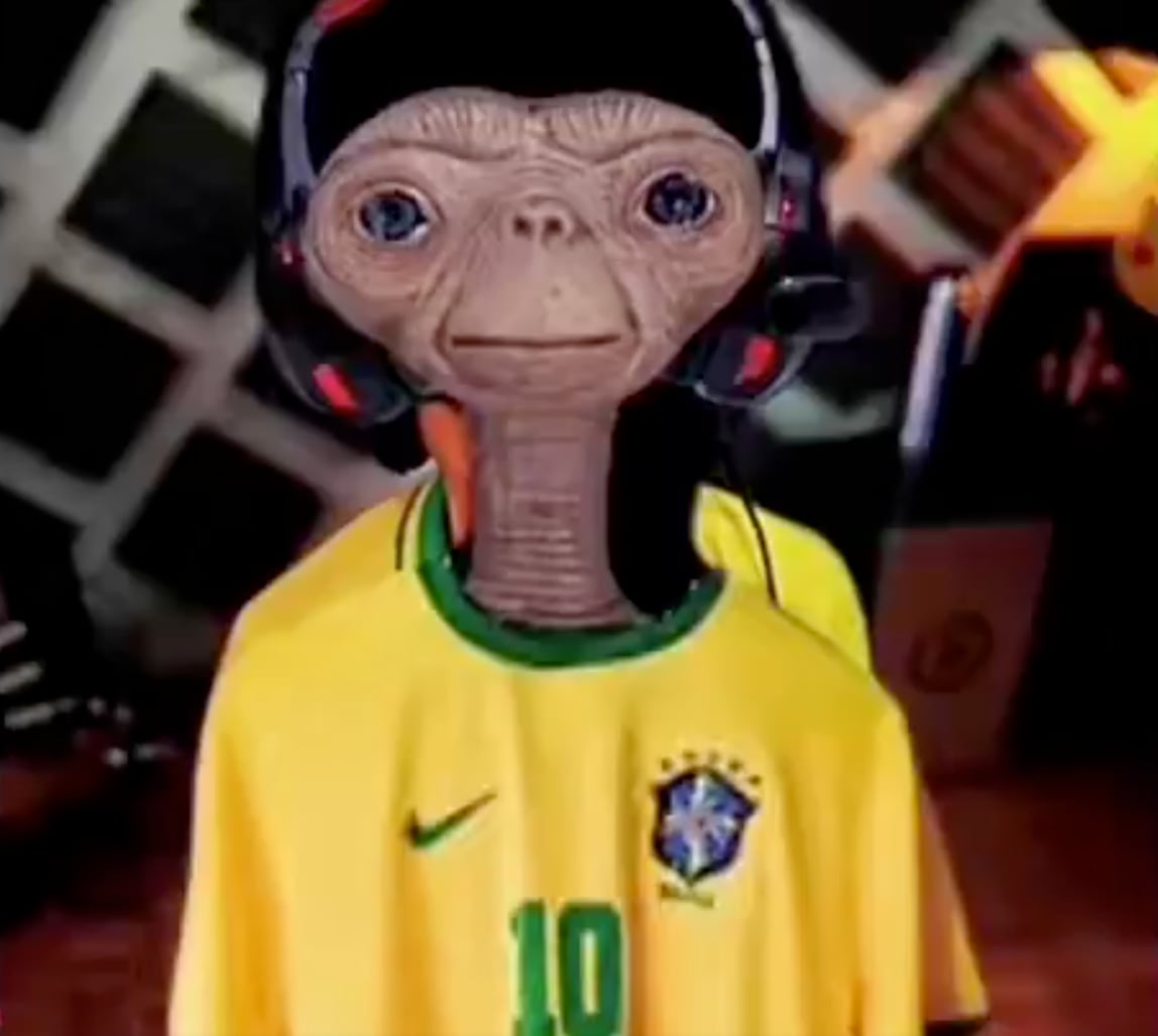 Predicción de Vó Bahiana sobre extraterrestres en el partido de Brasil vs Escocia, provoca invasión de memes en redes