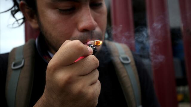 Piden a jóvenes abstenerse de usar drogas durante los 15 días posteriores a la vacunación