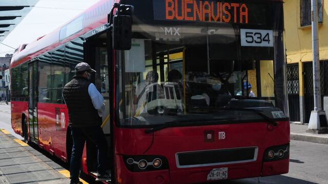 Unidad de la Línea 4 del Metrobús