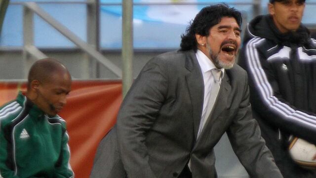Maradona dirigiendo a Argentina.