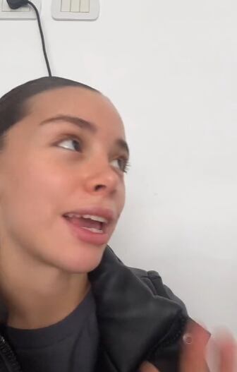 Joven contando cómo descubrió infidelidad solo con algodón y agua micelar